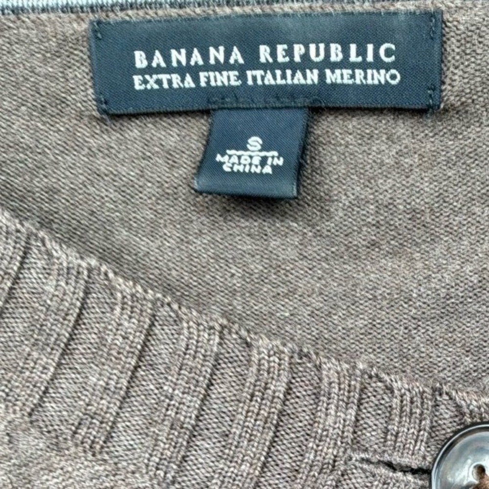 Banana Republic Extra Fine Italian Merino Wool Cardigan Small Quiet Luxury - Picture 4 of 4